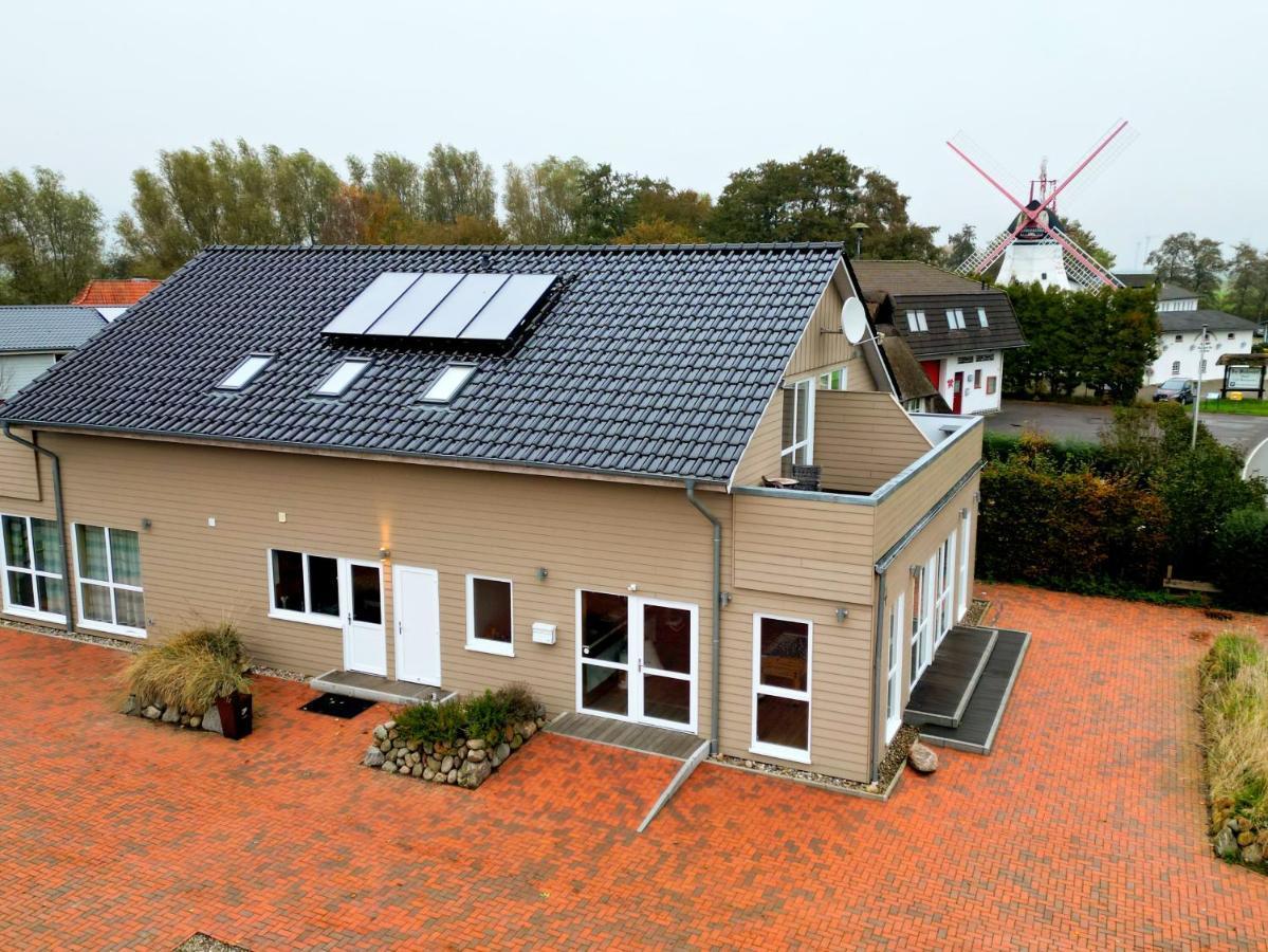 Haus Zwischen Den Wehlen Bei Buesum, 16 Personen Villa Westerdeichstrich Eksteriør billede
